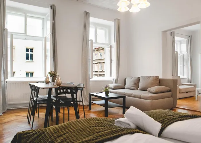 Comfy 3br Ideal Group Getaways & Families Apartment